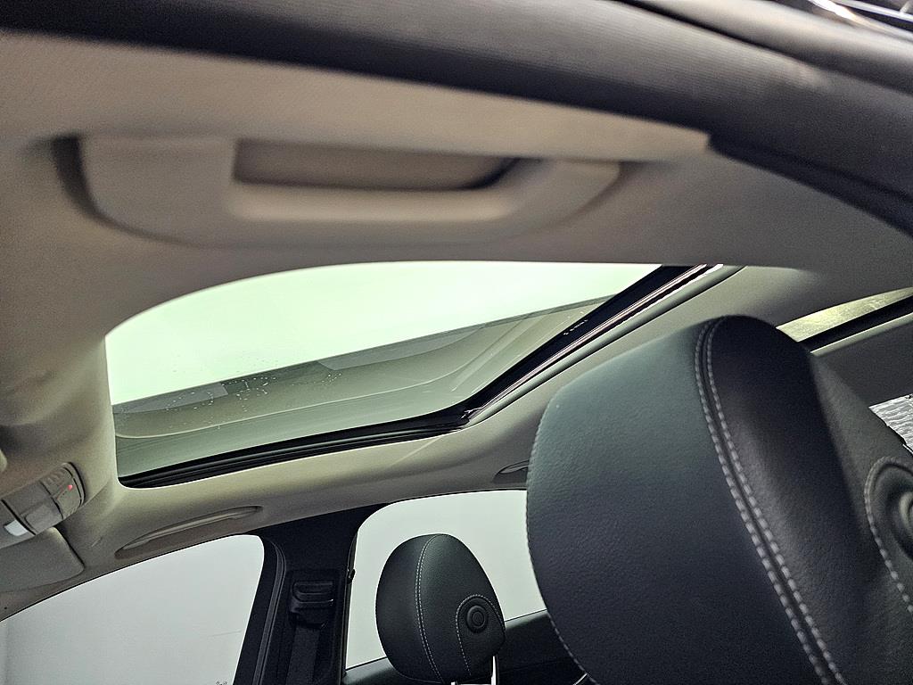 Mercedes Benz E class - Vista 12