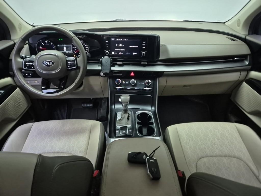 KIA Carnival - Vista 5