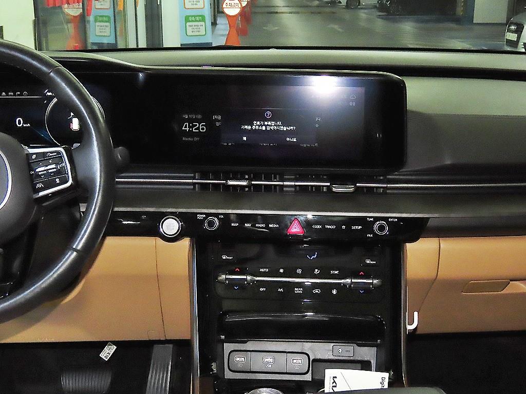 KIA Carnival - Vista 11