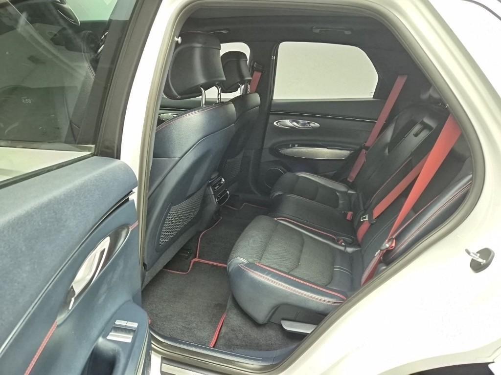 Genesis GV70 - Vista 12