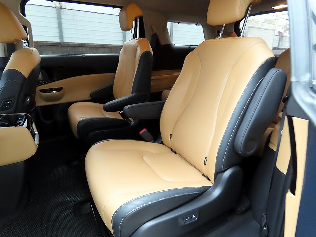 KIA Carnival - Vista 6