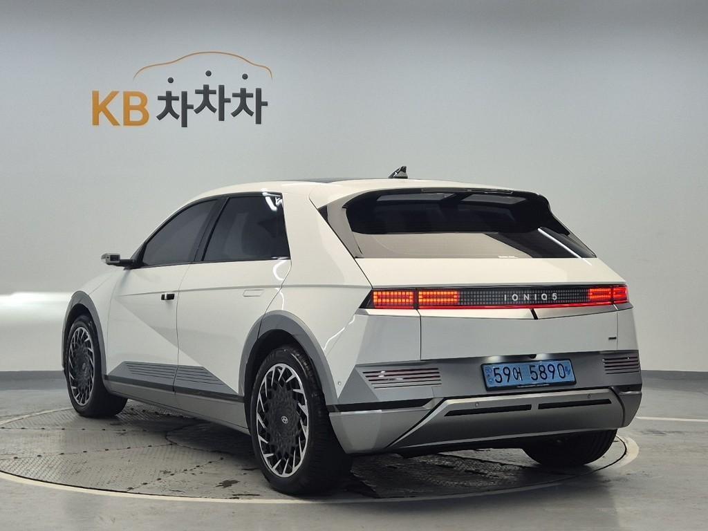 HYUNDAI Ioniq 5 - Vista 4