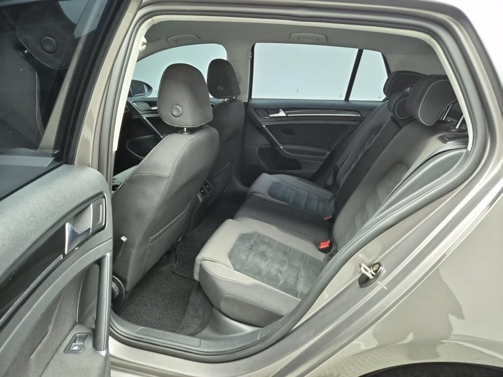 Volkswagen Golf - Vista 12