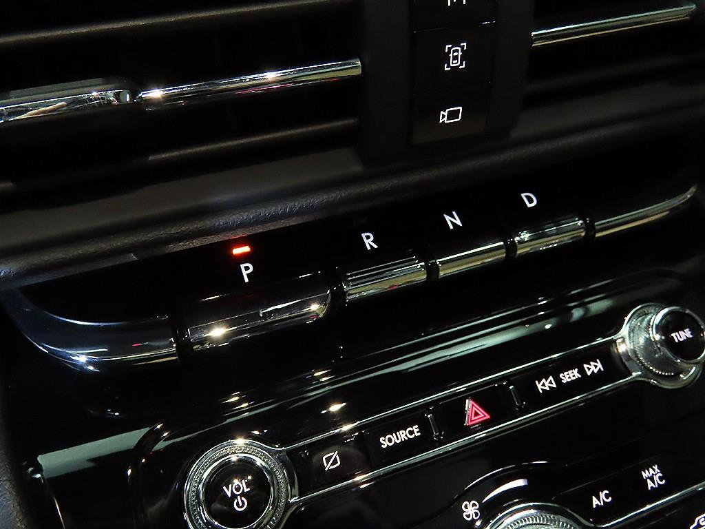 Lincoln Corsair - Vista 12