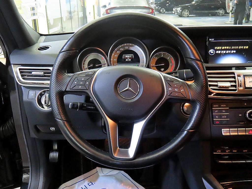 Mercedes Benz E class - Vista 8