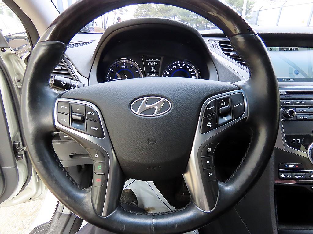 HYUNDAI Grandeur - Vista 8