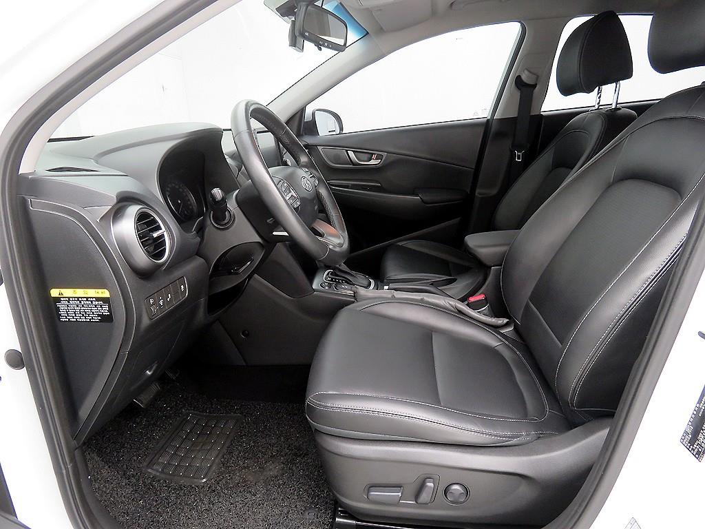 HYUNDAI Kona - Vista 7