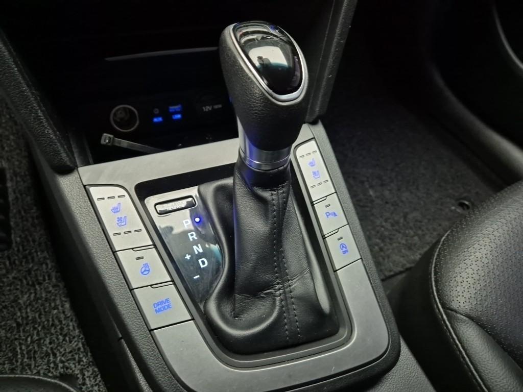 HYUNDAI Avante - Vista 8