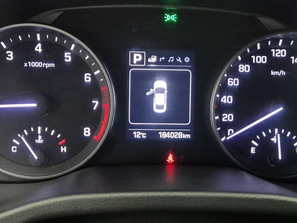 HYUNDAI Avante - Vista 6