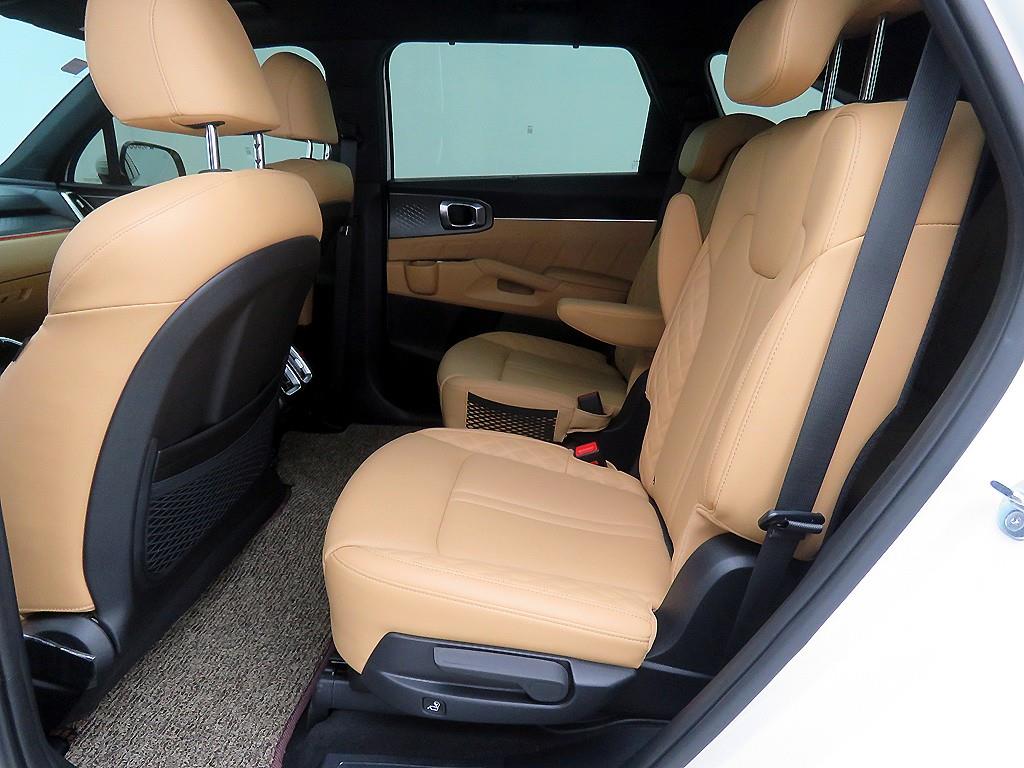 KIA Sorento - Vista 8