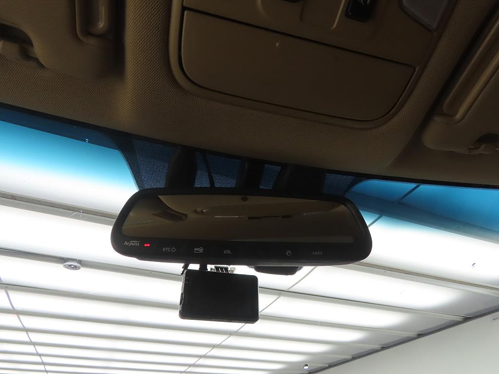 KIA Carnival - Vista 12