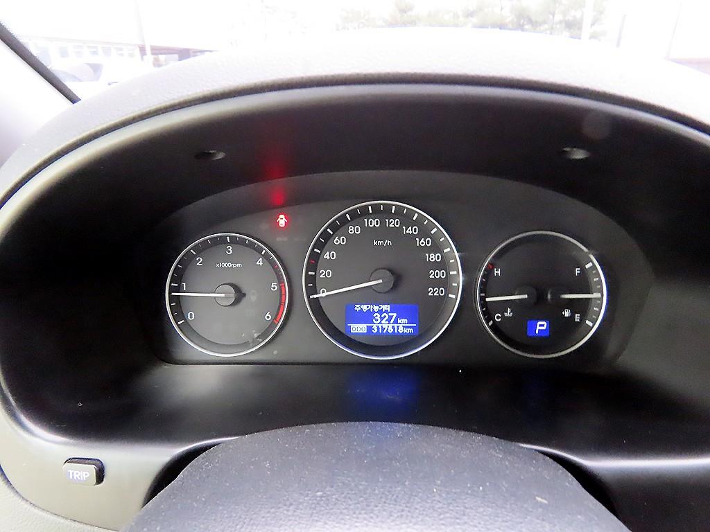 HYUNDAI Starex - Vista 10