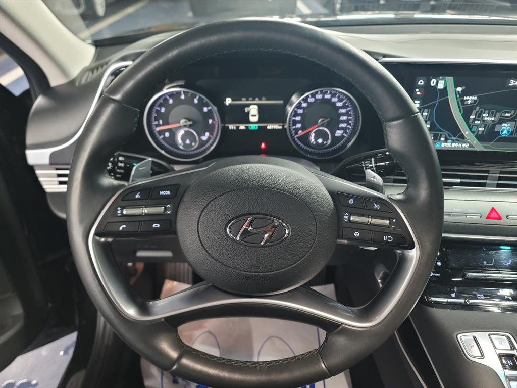 HYUNDAI Grandeur - Vista 11