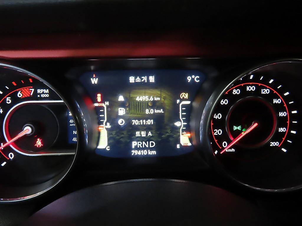 Jeep Wrangler - Vista 9