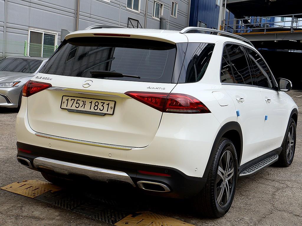 Mercedes Benz GLE Class - Vista 7