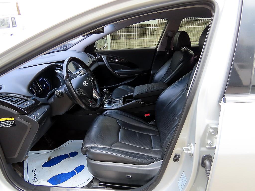 HYUNDAI Grandeur - Vista 5