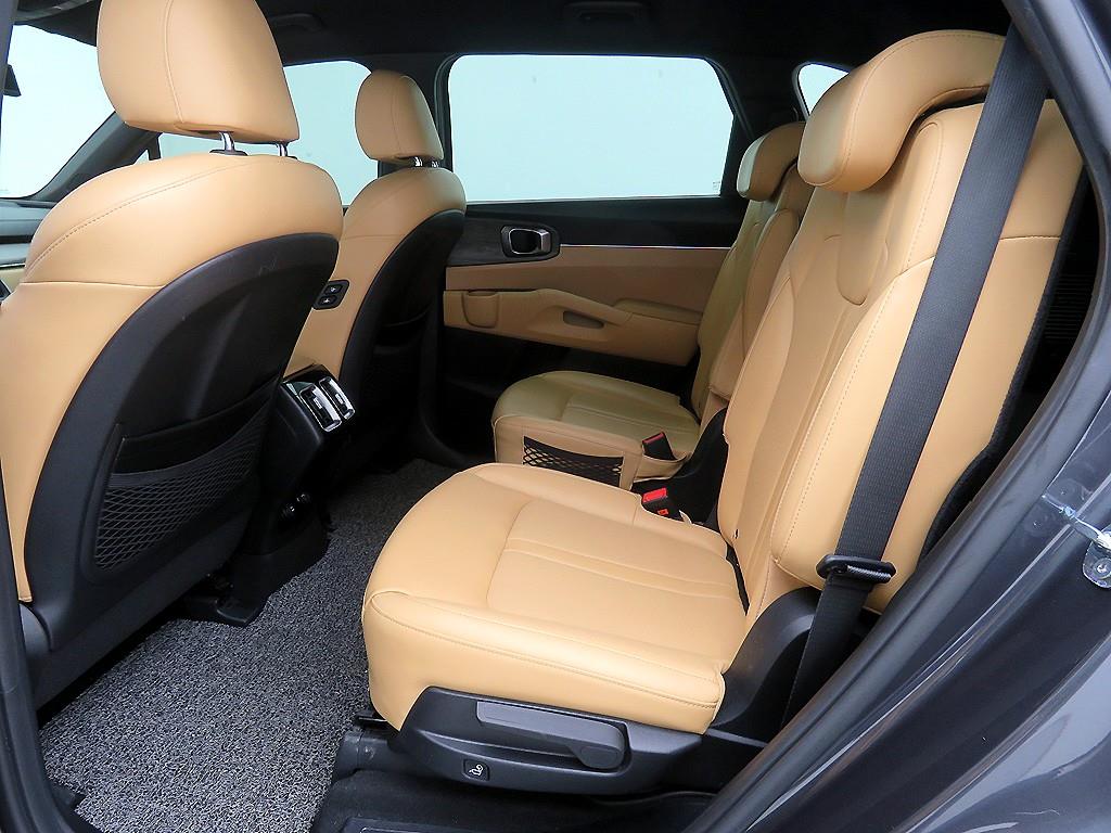 KIA Sorento - Vista 8