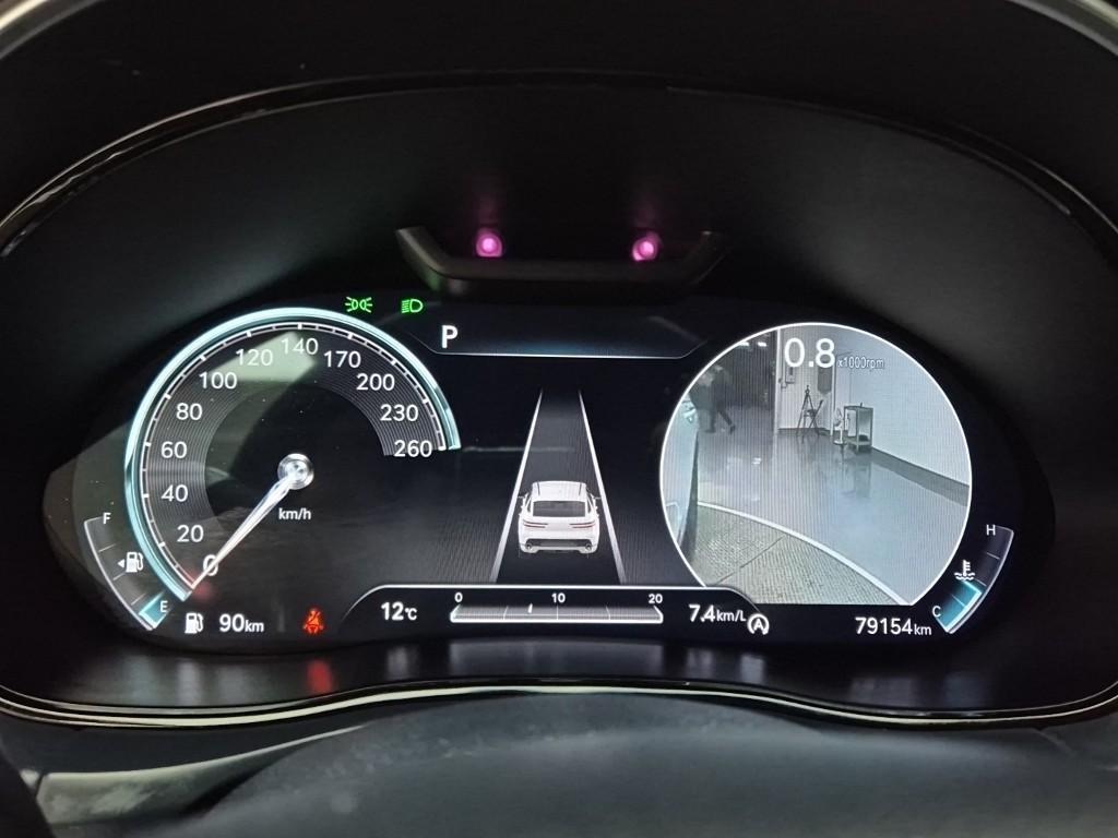 Genesis GV70 - Vista 5