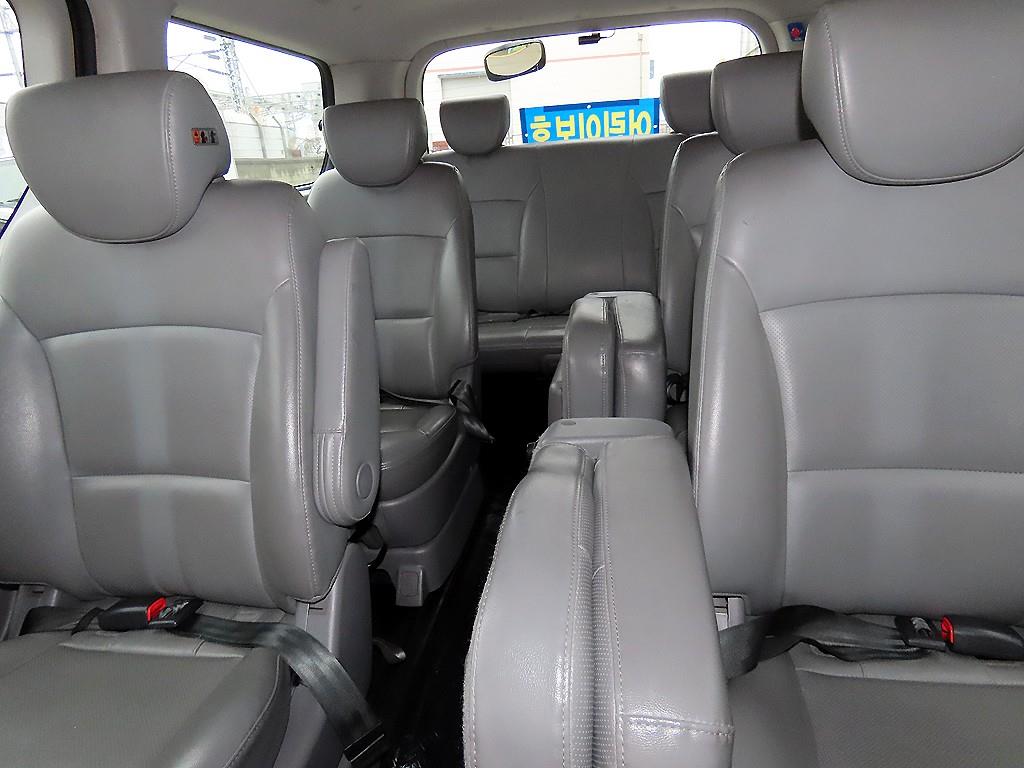 HYUNDAI Starex - Vista 7