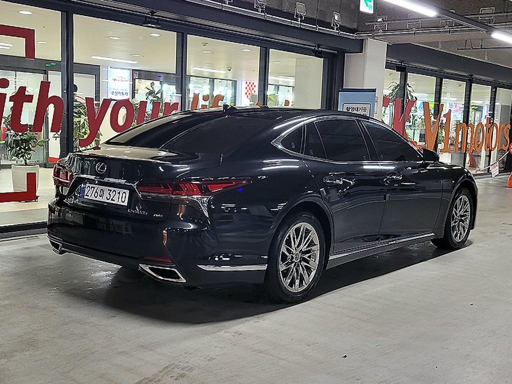 Lexus LS - Vista 4