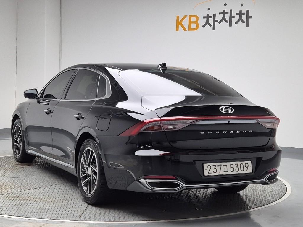 HYUNDAI Grandeur - Vista 2