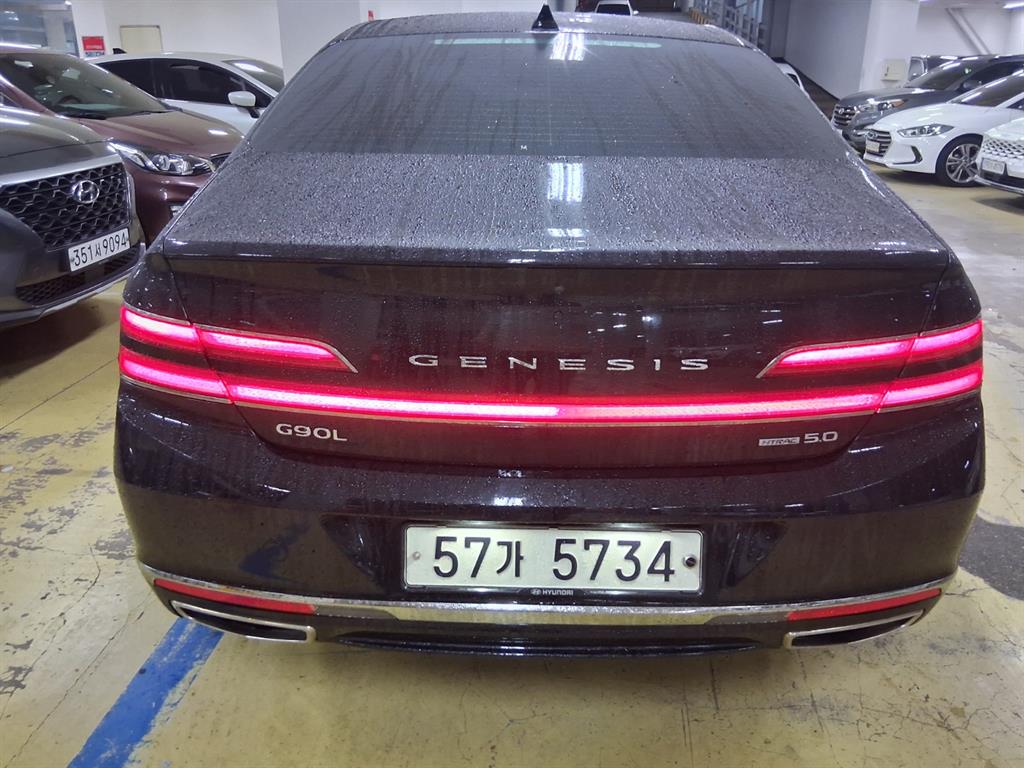 Genesis G90 - Vista 5