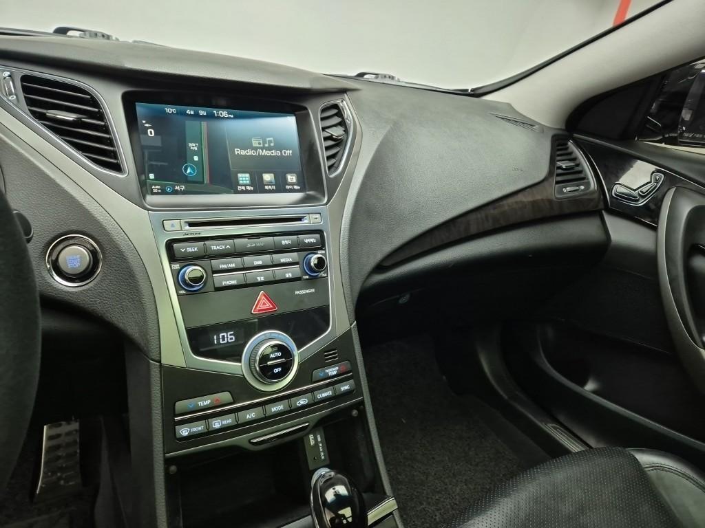 HYUNDAI Grandeur - Vista 11