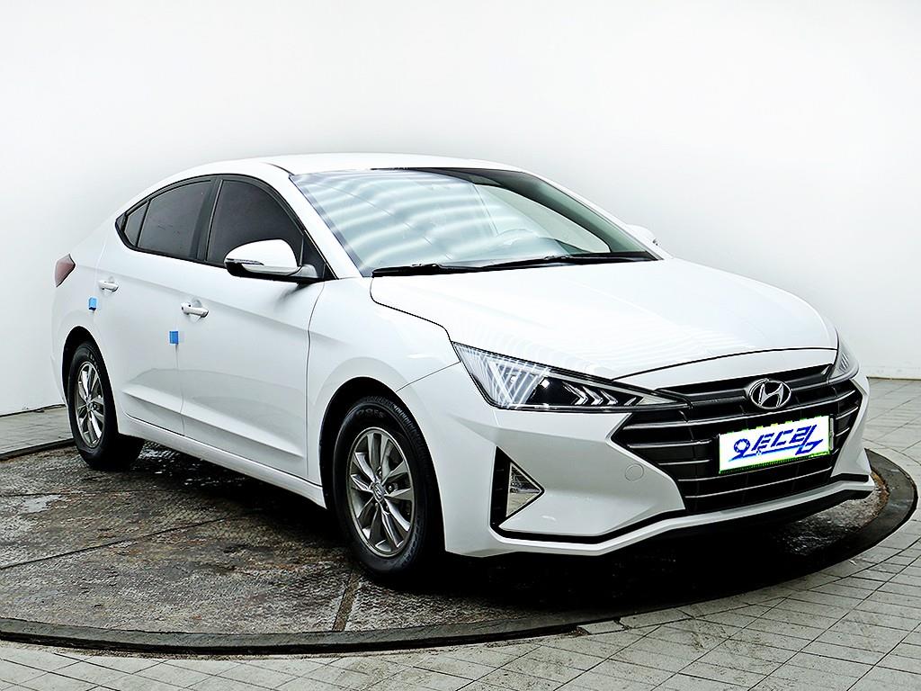 HYUNDAI Avante - Vista 3