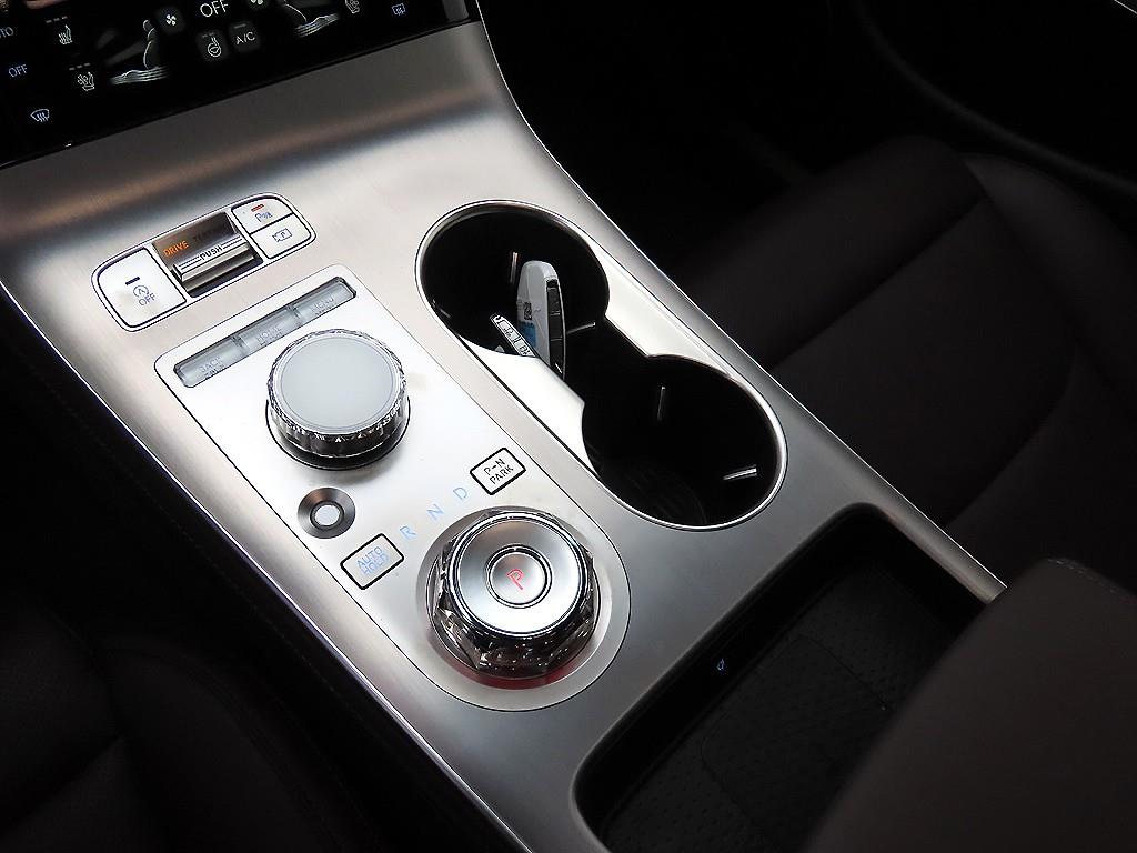 Genesis GV70 - Vista 11