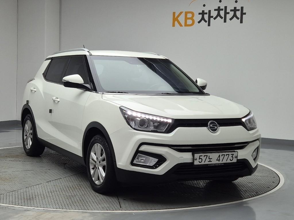 Ssangyong Tivoli - Vista 4