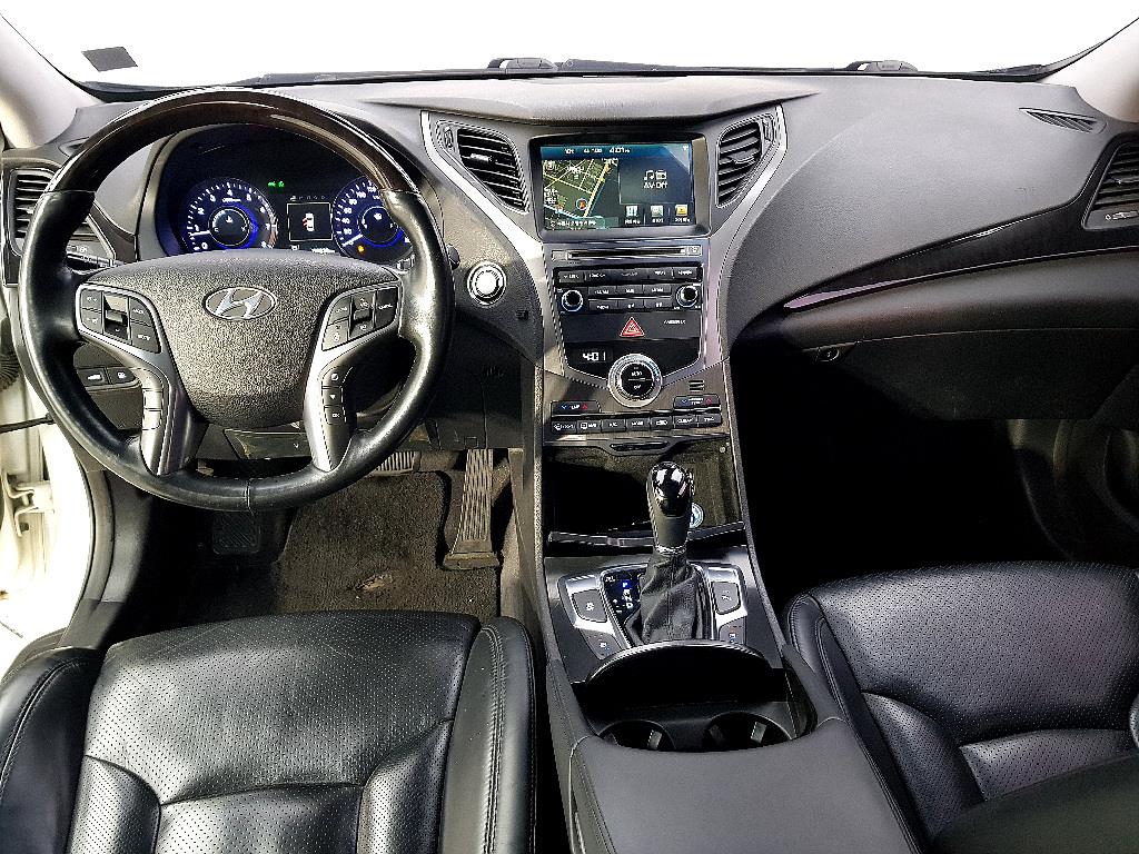 HYUNDAI Grandeur - Vista 5