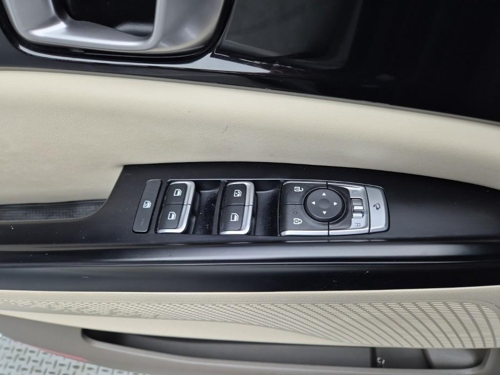 KIA Carnival - Vista 11