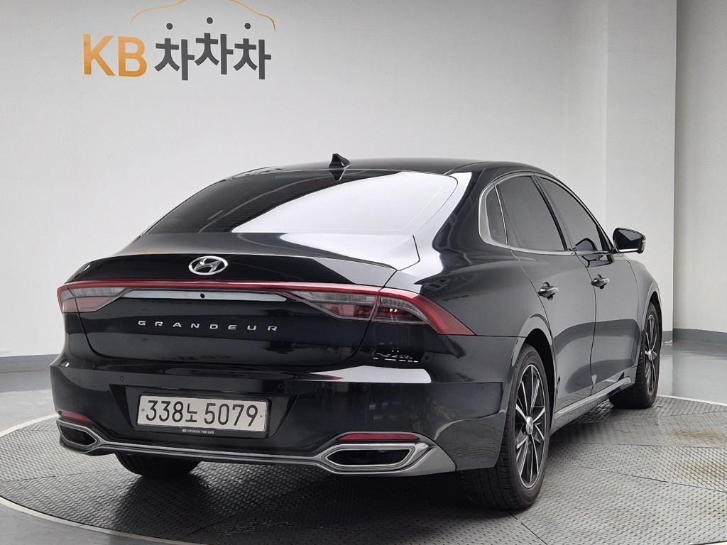 HYUNDAI Grandeur - Vista 3