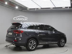 KIA Sorento - Vista 8