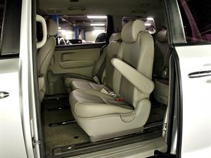 KIA Carnival - Vista 12