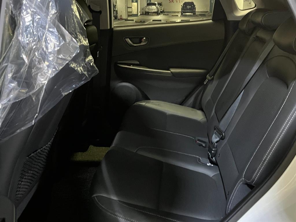 HYUNDAI Kona - Vista 7