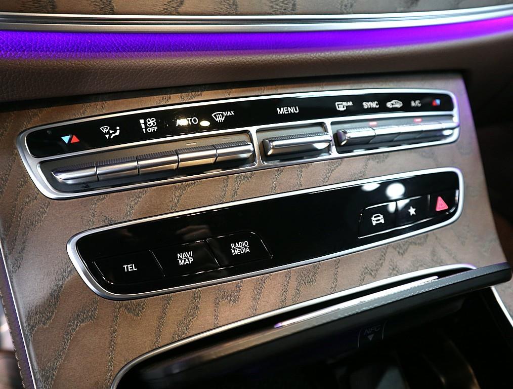Mercedes Benz E class - Vista 12