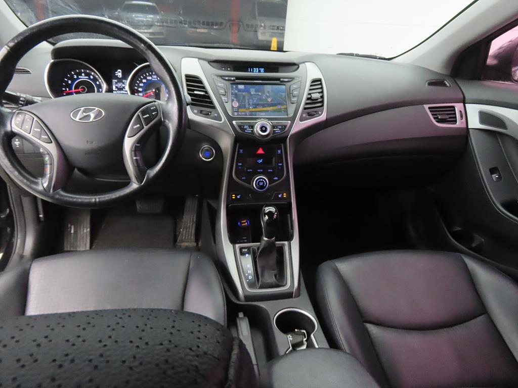 HYUNDAI Avante - Vista 7