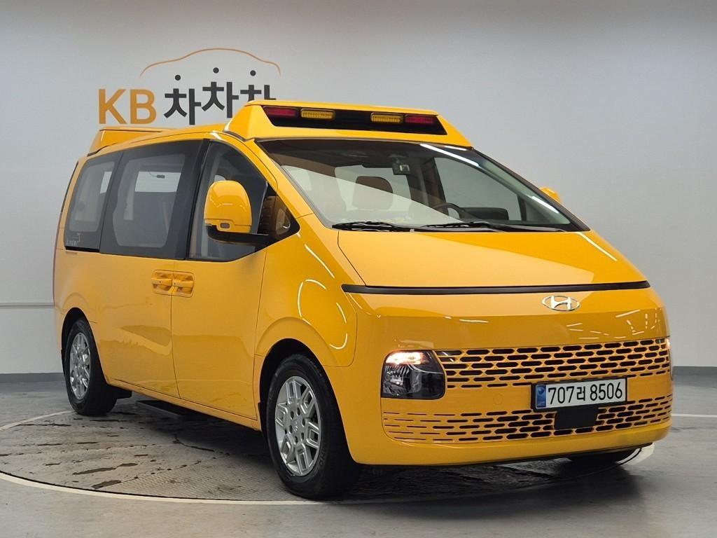 HYUNDAI Staria - Vista 3