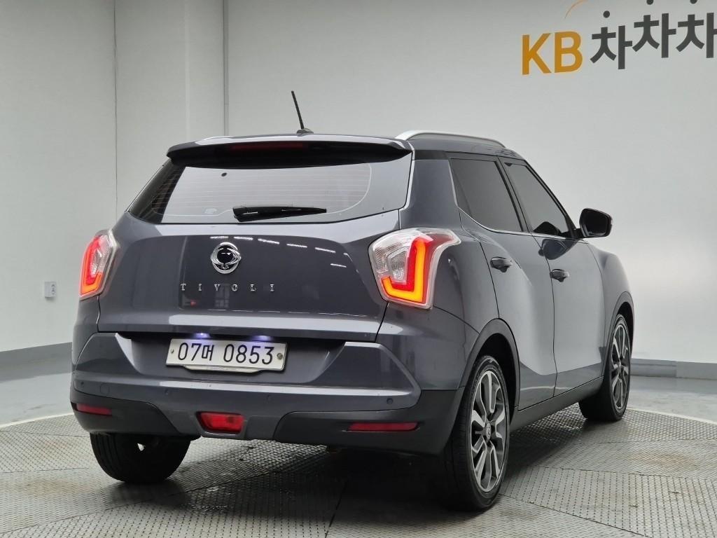 Ssangyong Tivoli - Vista 3