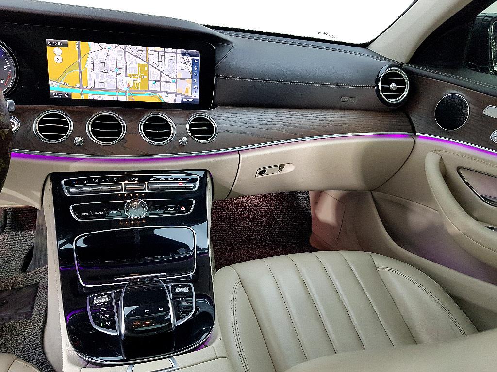 Mercedes Benz E class - Vista 10