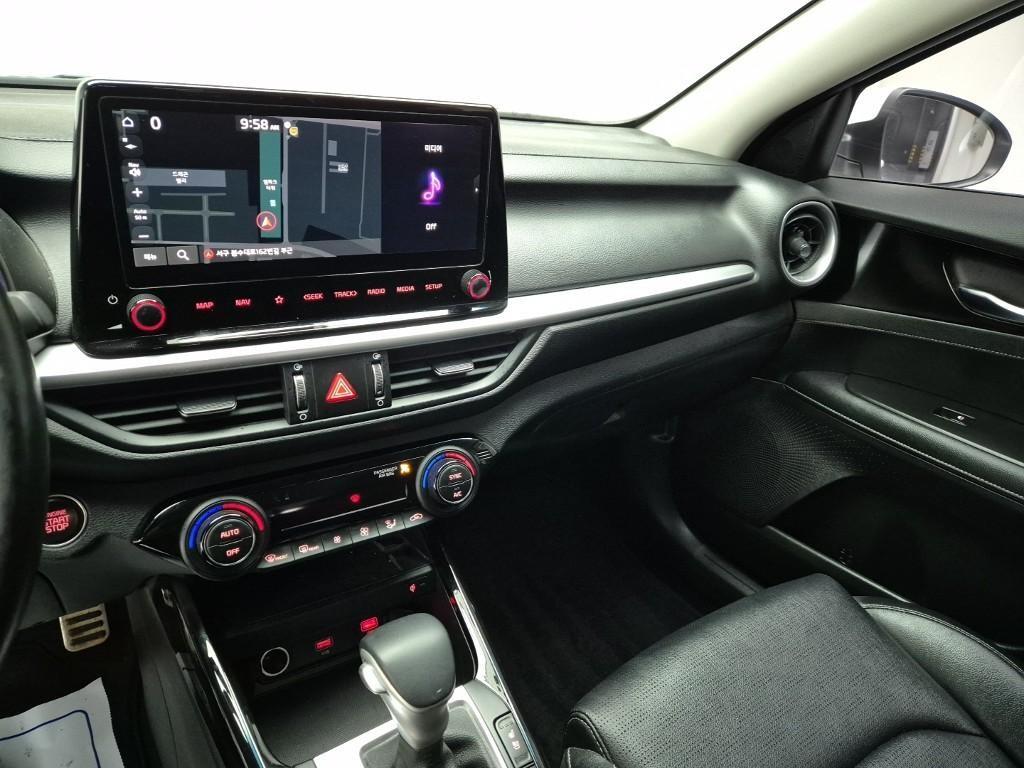 KIA K3 - Vista 10