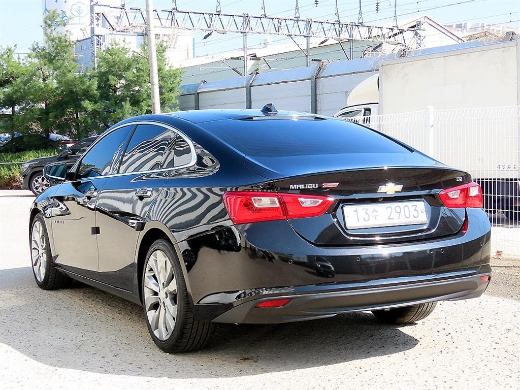 Chevrolet Malibu - Vista 3