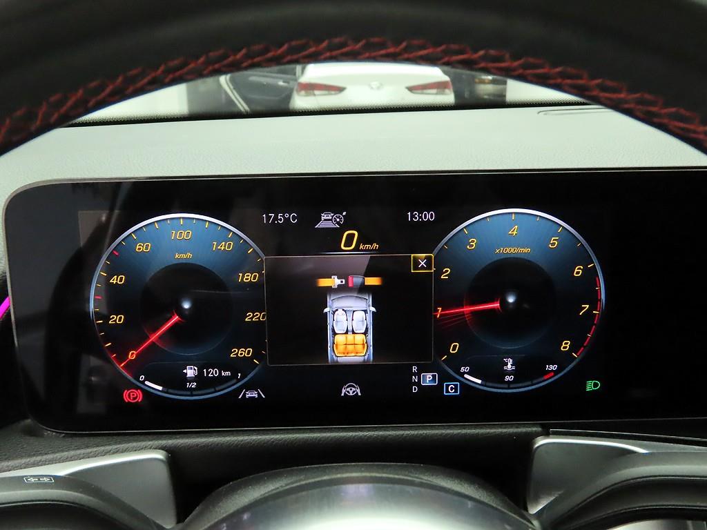 Mercedes Benz GLB Class - Vista 5