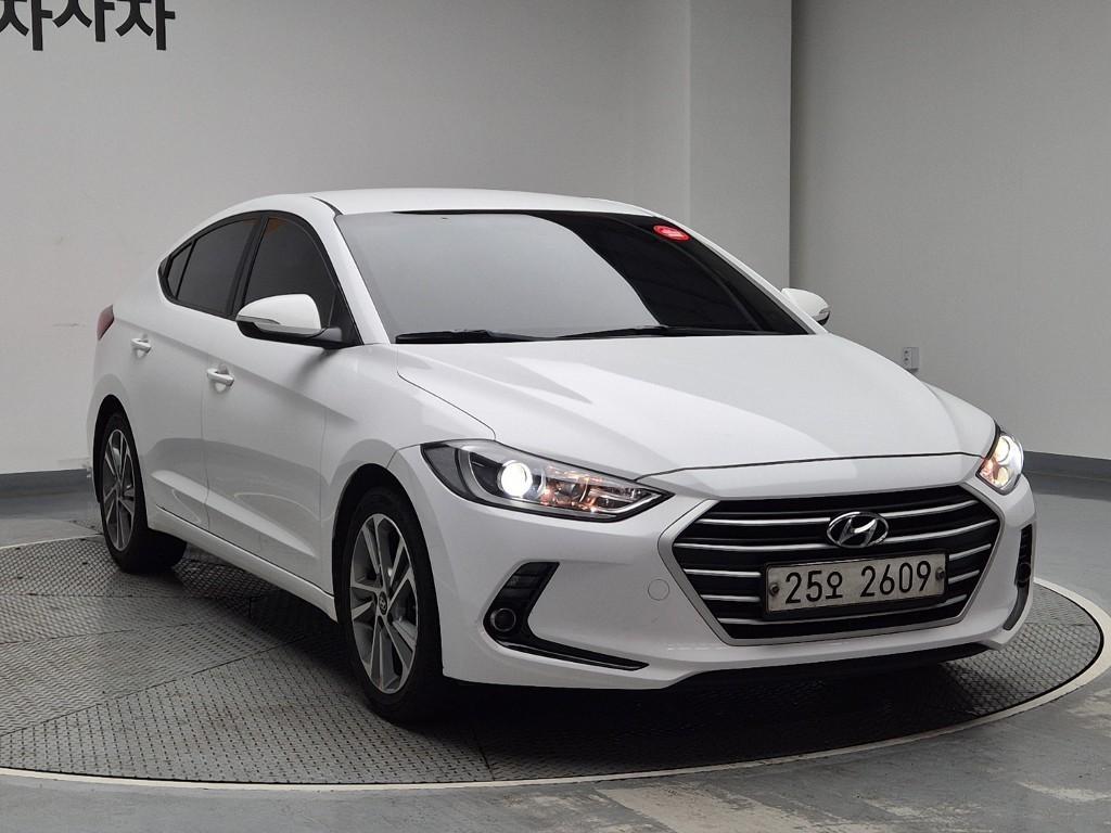 HYUNDAI Avante - Vista 4