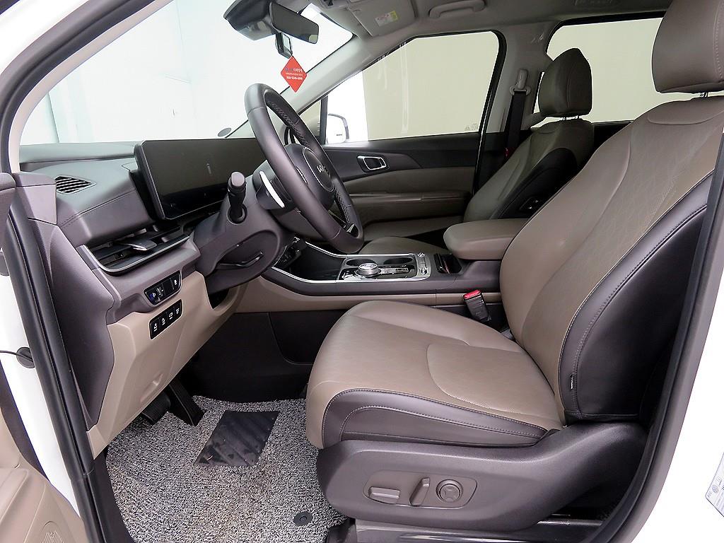 KIA Carnival - Vista 7