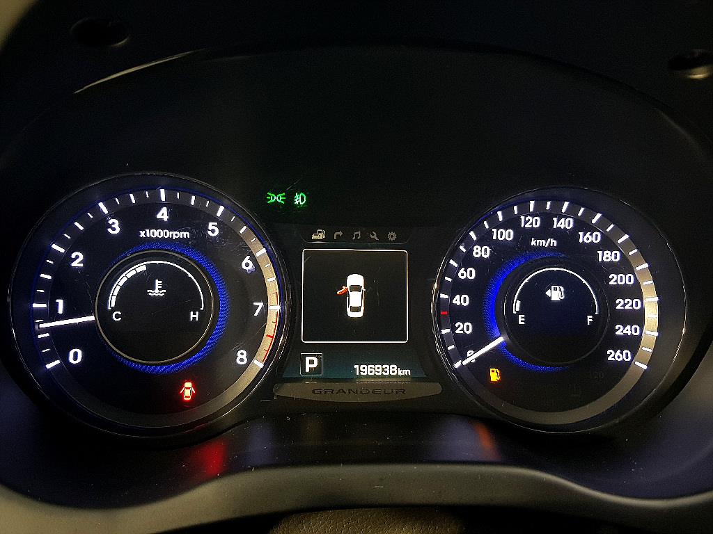 HYUNDAI Grandeur - Vista 6