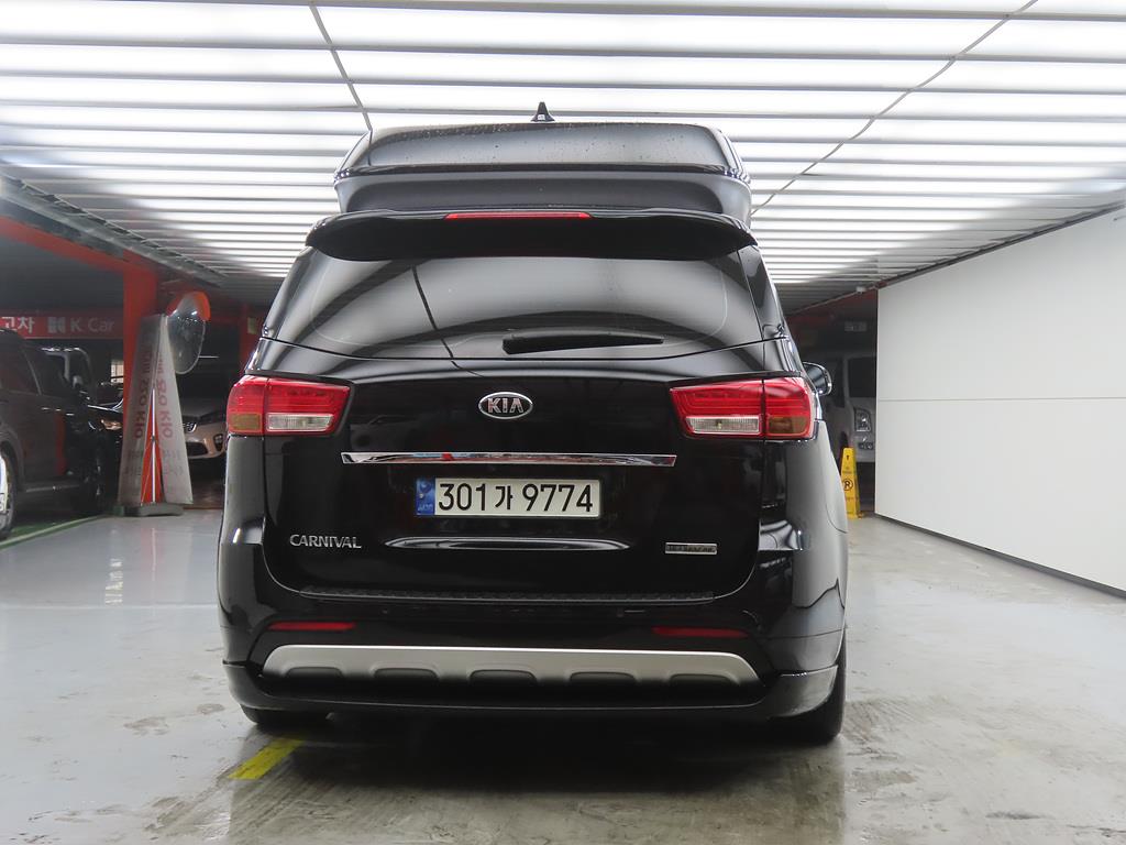KIA Carnival - Vista 3
