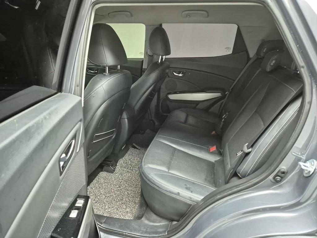Ssangyong Tivoli - Vista 12