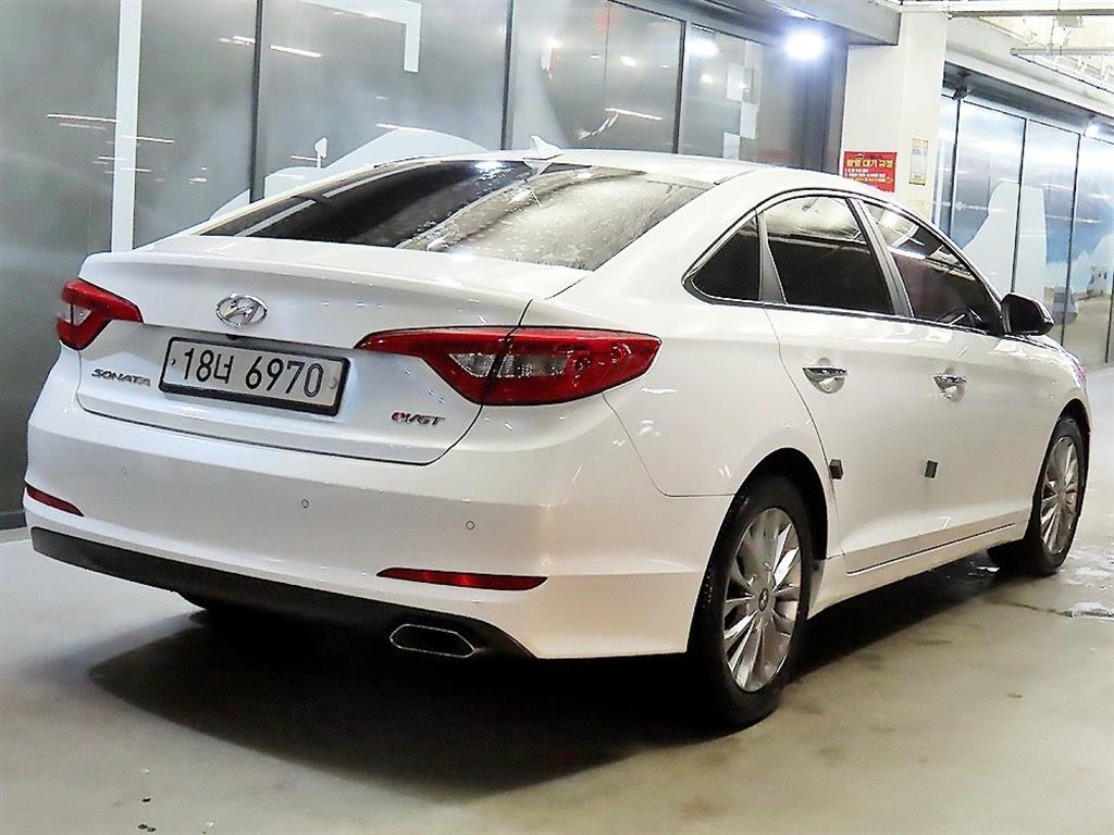 HYUNDAI Sonata - Vista 4